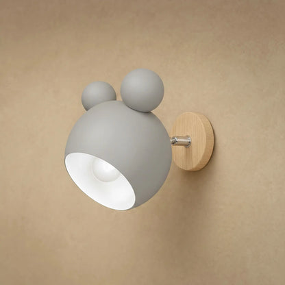 Applique murale Nemuria gris doux, globe laqué mat et platine en bois clair | Delvanie