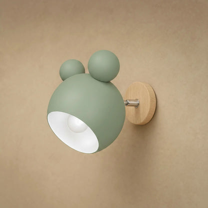 Applique murale Nemuria vert sauge, globe laqué mat et platine en bois clair | Delvanie