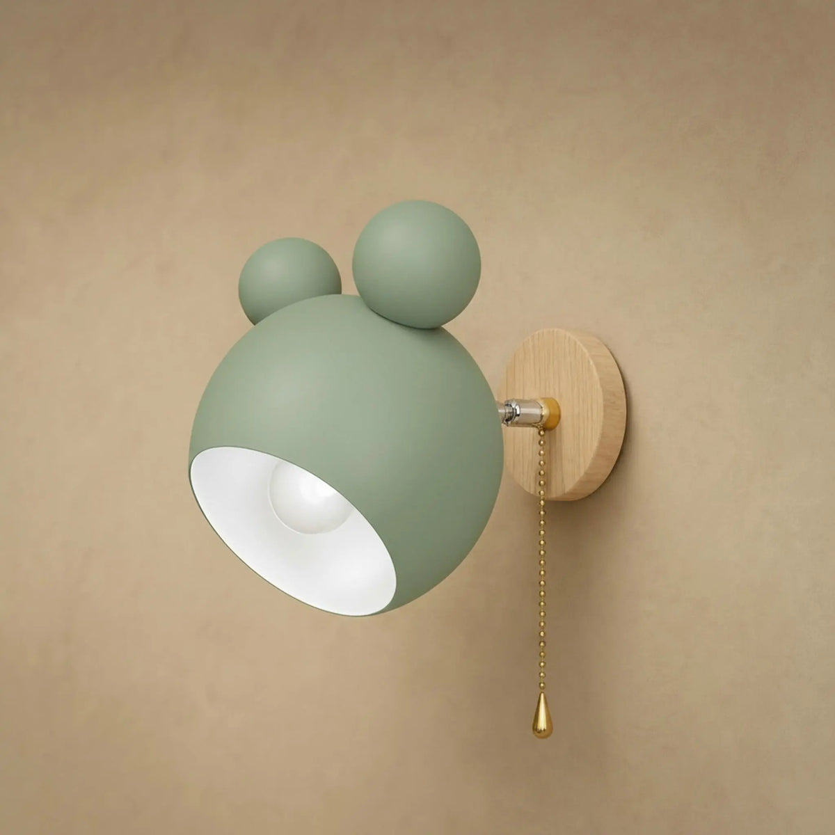 Applique murale Nemuria vert sauge avec interrupteur à tirette et chaînette dorée | Delvanie