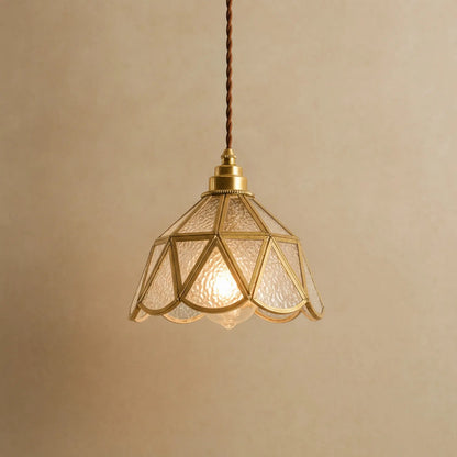 Lampe vitrail Mosaira, corolle en verre transparent texturé sertie de laiton doré