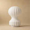 Lampe d'ambiance en cocon de soie artificielle blanche nervuree, packshot | Delvanie