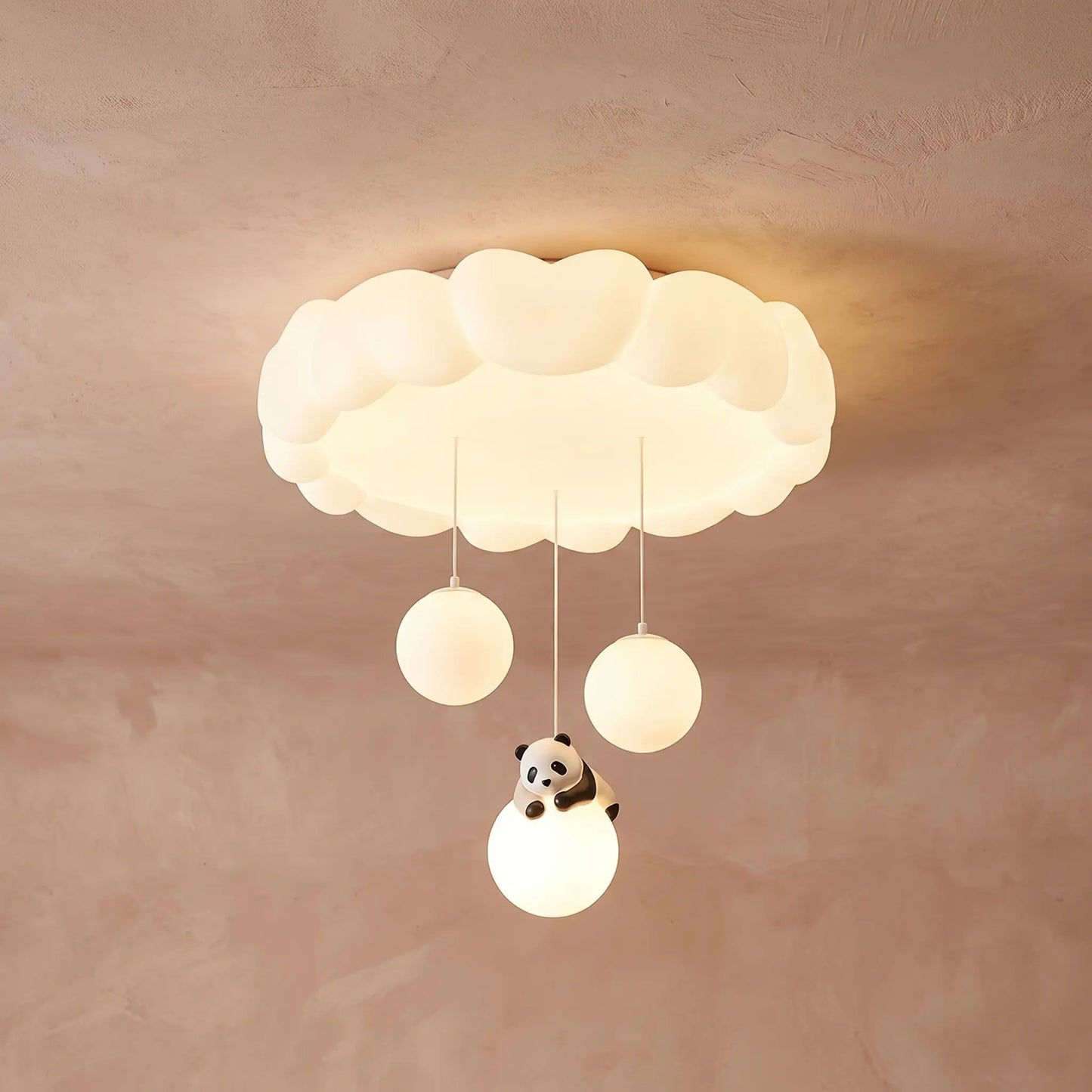 Plafonnier Célyna Nuages et Panda A, installé au plafond, allumé