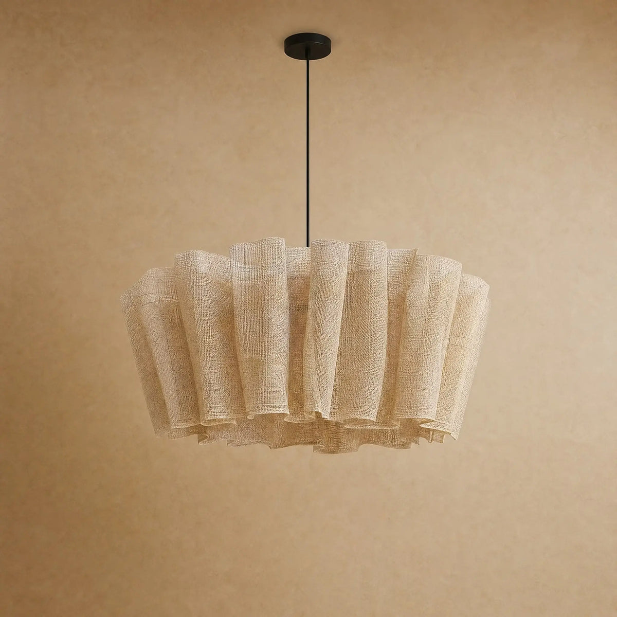 Suspension en tissu plissé Rinaya coloris Naturel, packshot studio | Delvanie