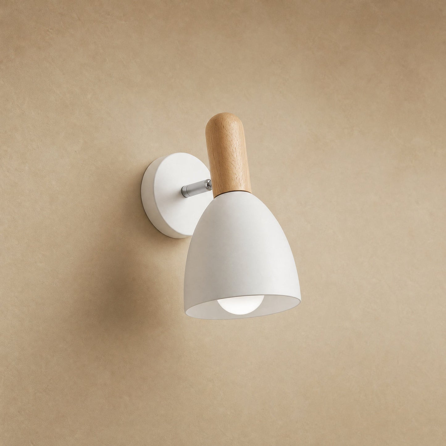 Applique murale scandinave Anveli, abat-jour blanc mat et bois clair, tête inclinable | Delvanie