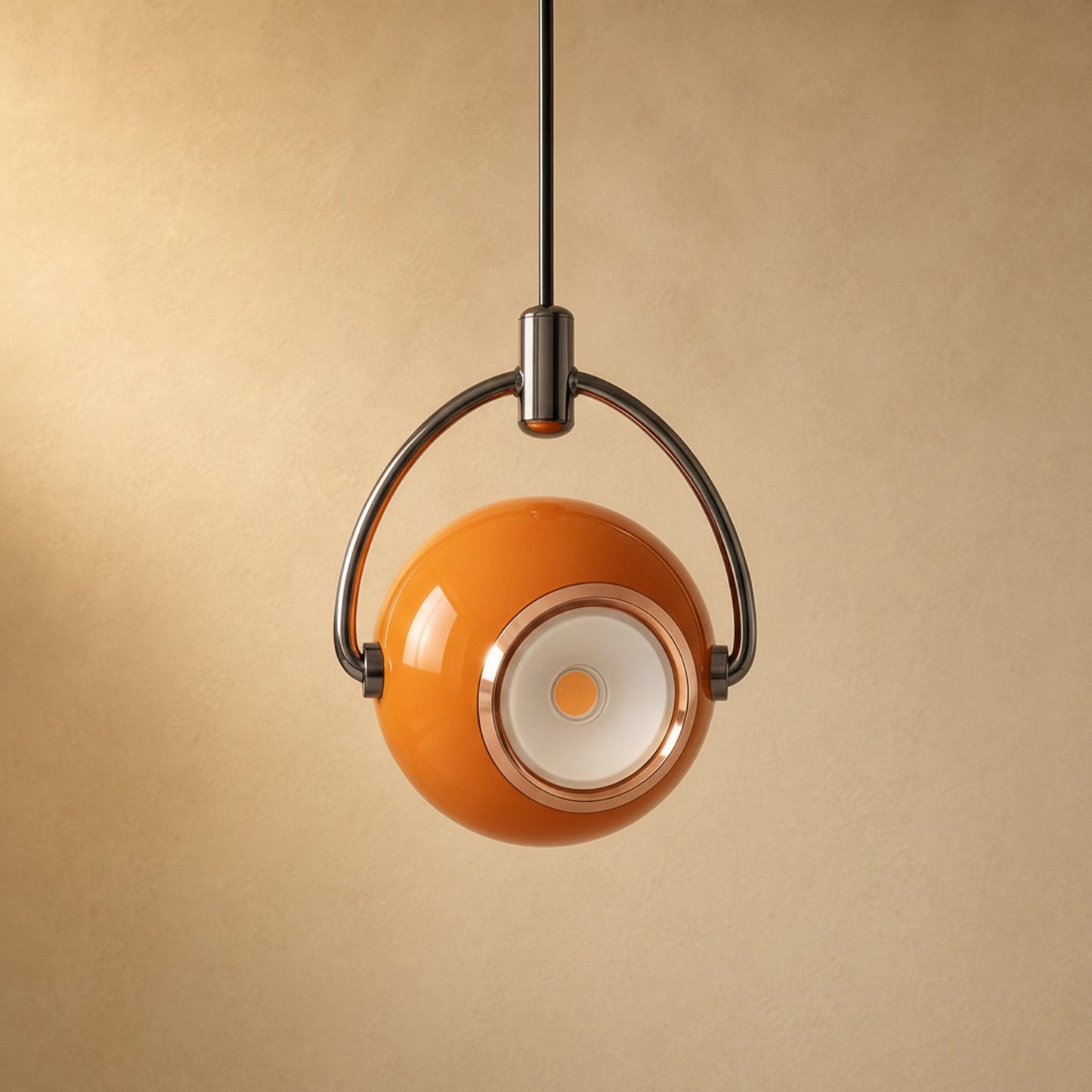 Suspension Eravia orange, globe laqué orientable | Delvanie