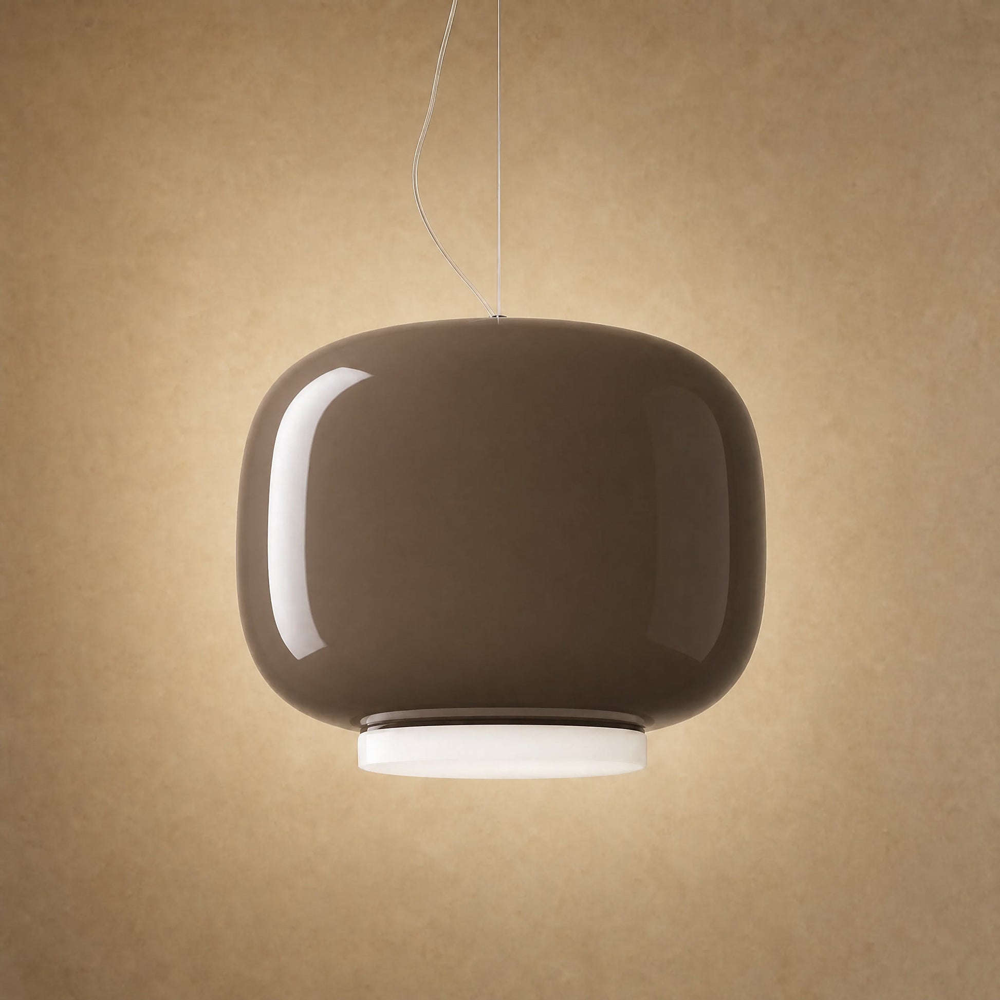 Suspension en verre coloré moka Ø 30 cm, diffuseur opalin | Delvanie